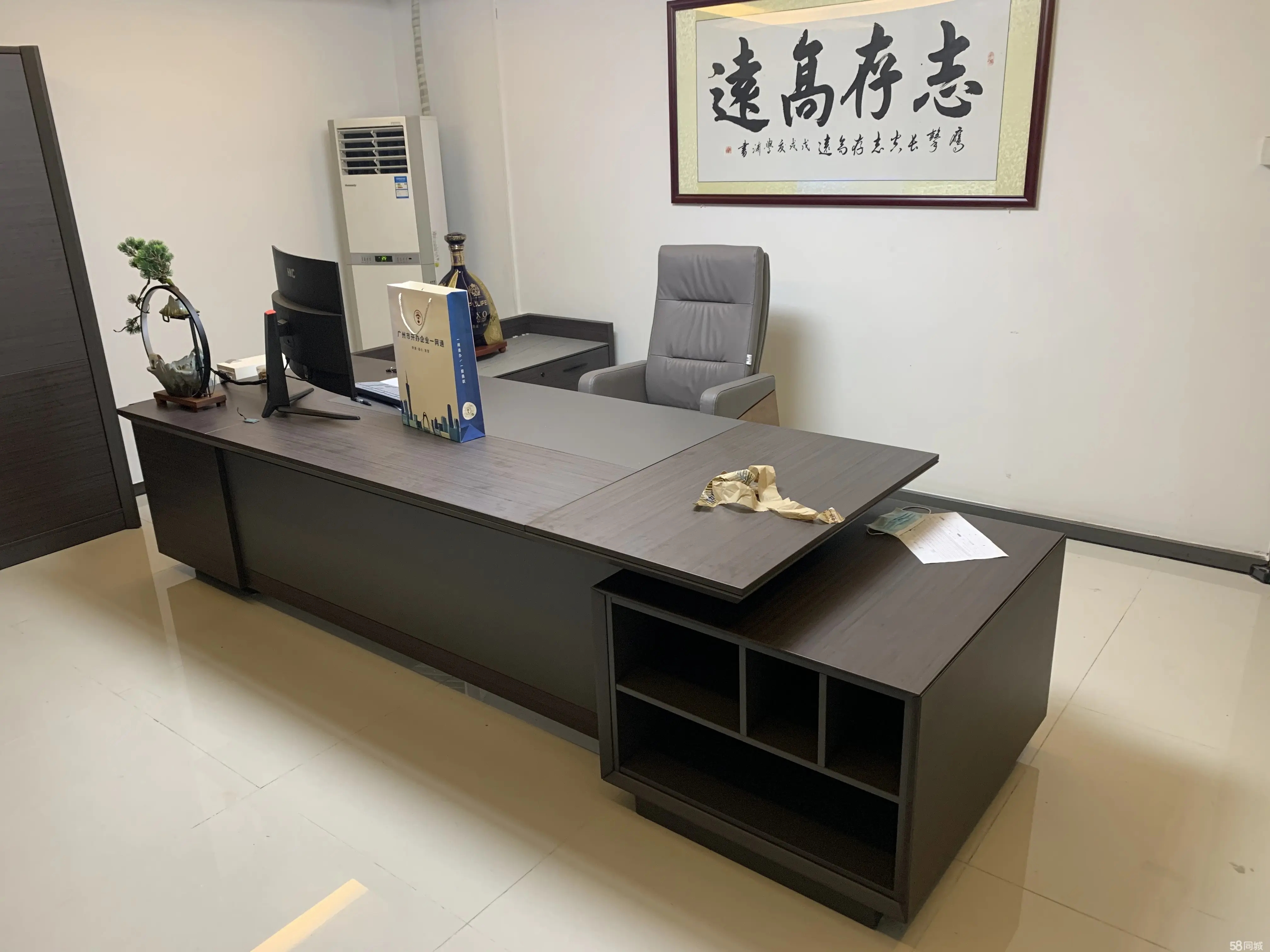 高价回收办公用具用品桌子橱柜